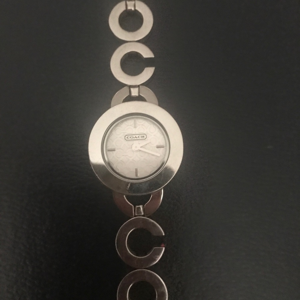 SALE🔥Coach watch* Cute & classy:)